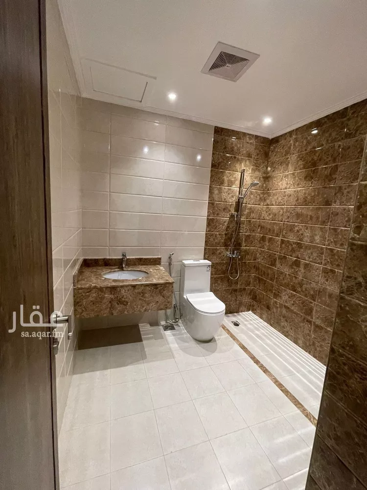 شقة للبيع في شارع ابن الشهاب, حي البندرية, مدينة الخبر, المنطقة الشرقية صورة 3