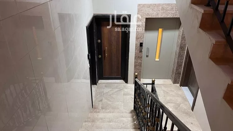 Building for Sale in Medina King Fahd صورة 2