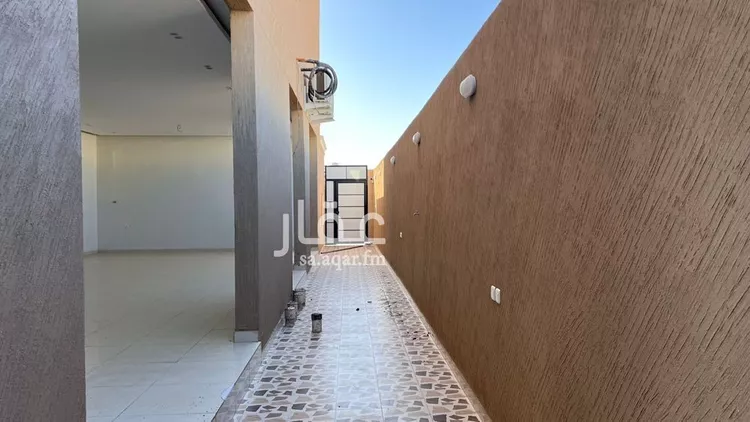 Building for Sale in Medina Al Matar صورة 4