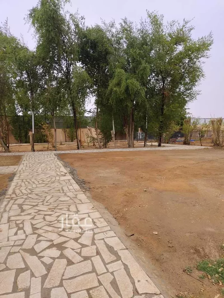 Farm for Sale in Al Muzahimiyah Al Ulaya