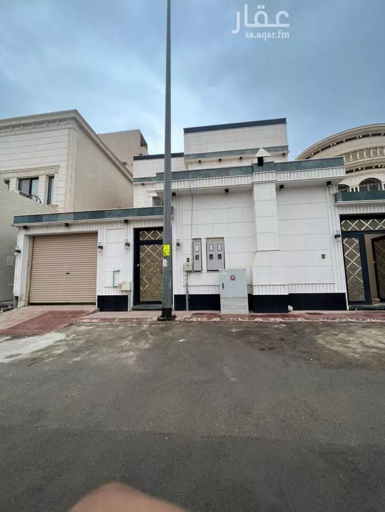 فيلا للإيجار في شارع حسن حسني عبدالوهاب, حي الرمال, مدينة الرياض, منطقة الرياض 1 صورة
