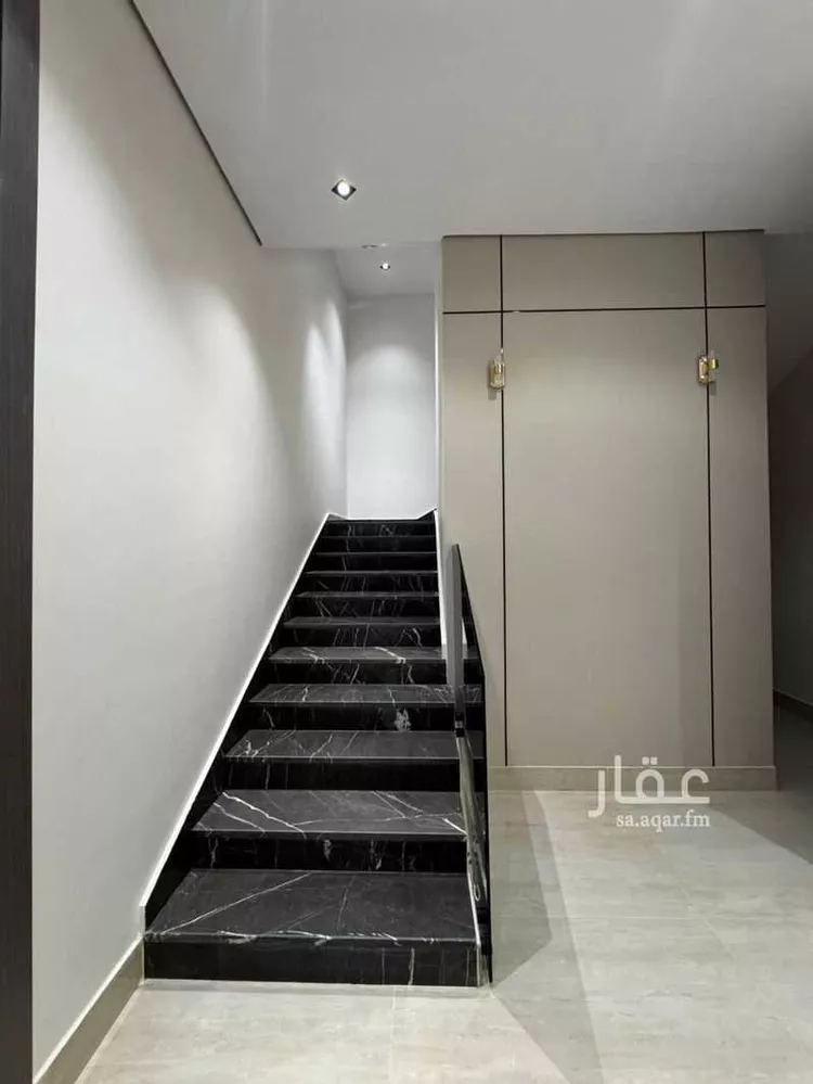 فيلا للبيع في شارع خريص, حي النظيم, مدينة الرياض, منطقة الرياض 13