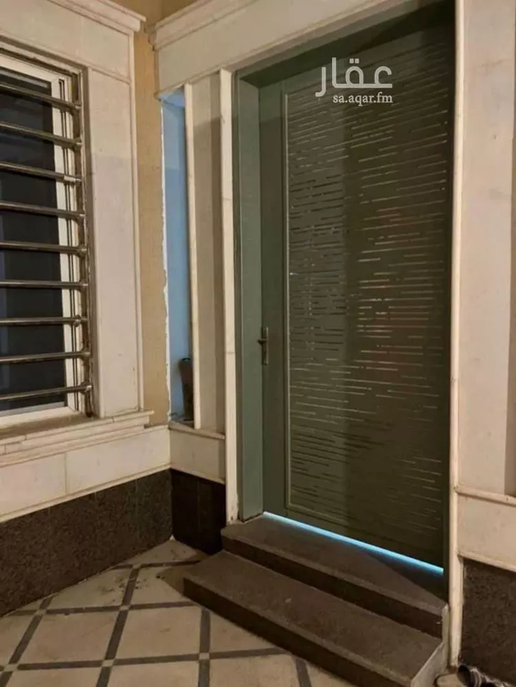 فيلا للبيع في شارع حسن سعيد المخرج, حي المعيزيلة, مدينة الرياض, منطقة الرياض صورة 2