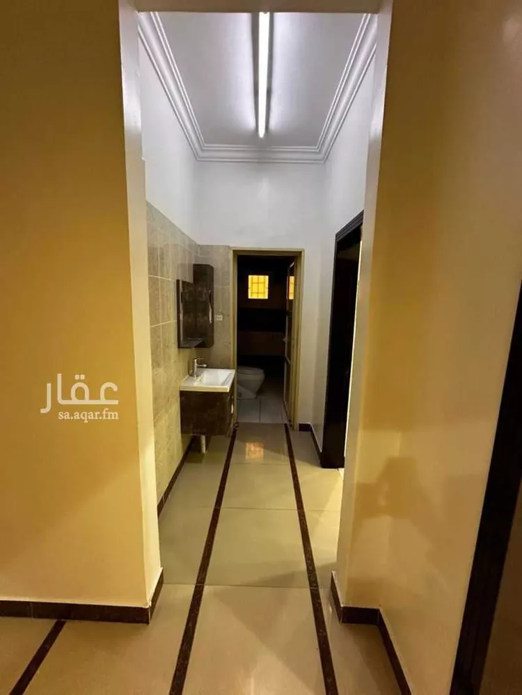 فيلا للبيع في شارع ابي العلاء الواسطي, حي الرمال, مدينة الرياض, منطقة الرياض صورة 3