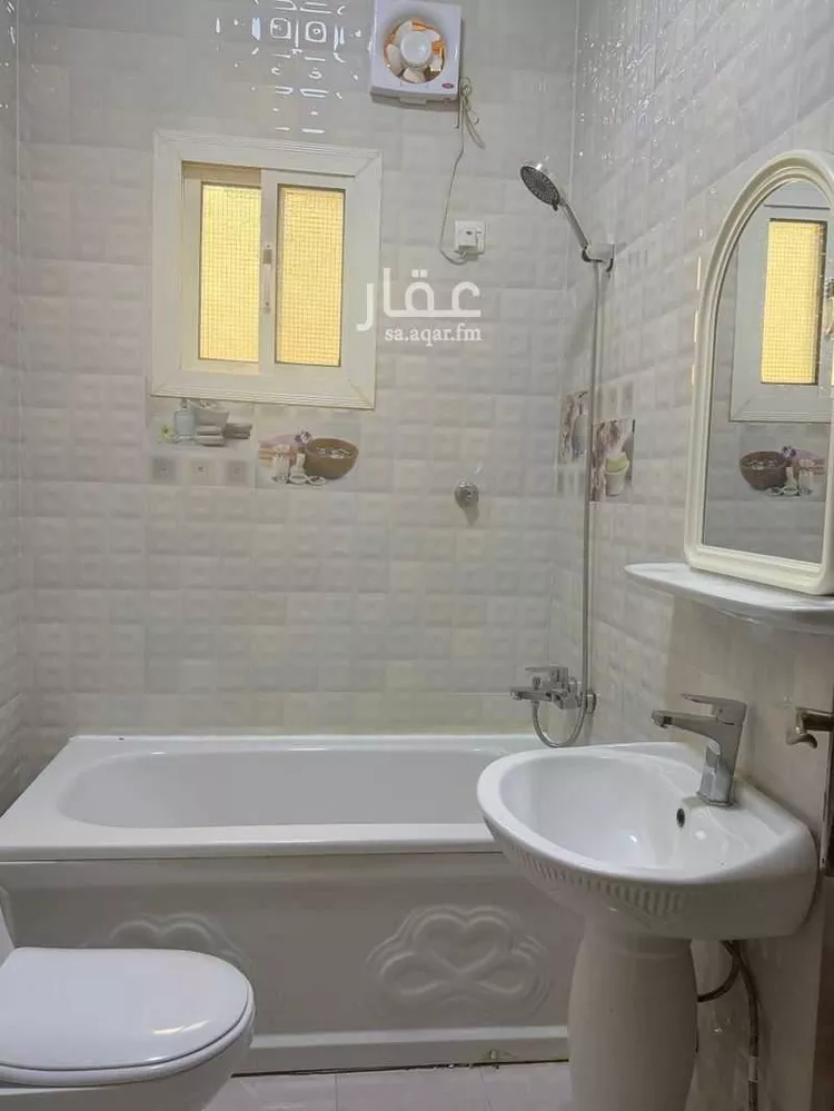 شقة للإيجار في شارع نعمان بن عبد عمرو البخاري ، حي المروج الثاني ، تبوك ، منطقة تبوك صورة 5