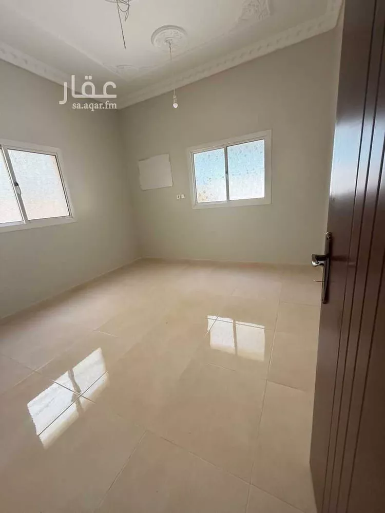 شقة للإيجار في شارع نعمان بن عبد عمرو البخاري ، حي المروج الثاني ، تبوك ، منطقة تبوك