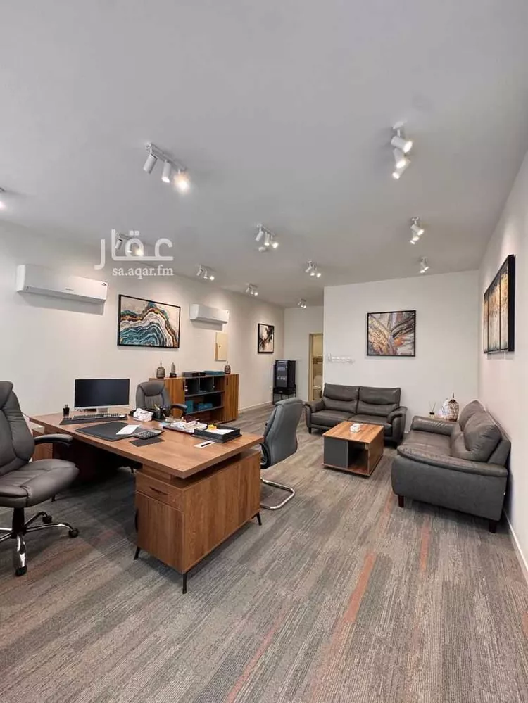Commercial Office for Rent in Riyadh Al Qirawan صورة 4