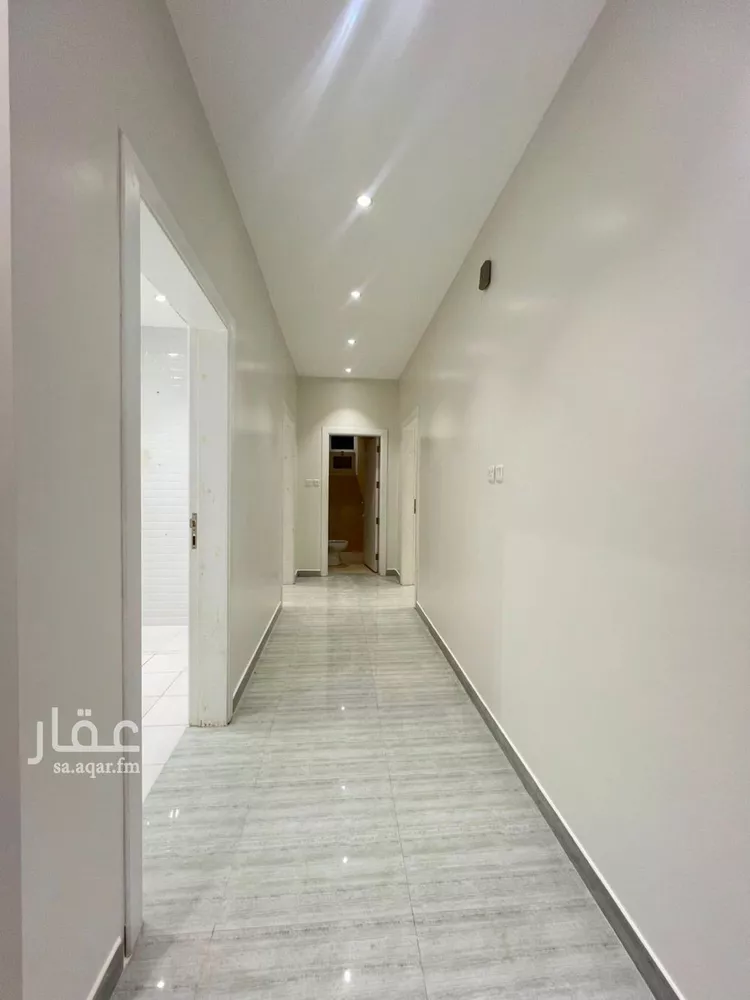 Floor for Rent in Riyadh Al Mahdiyah صورة 3
