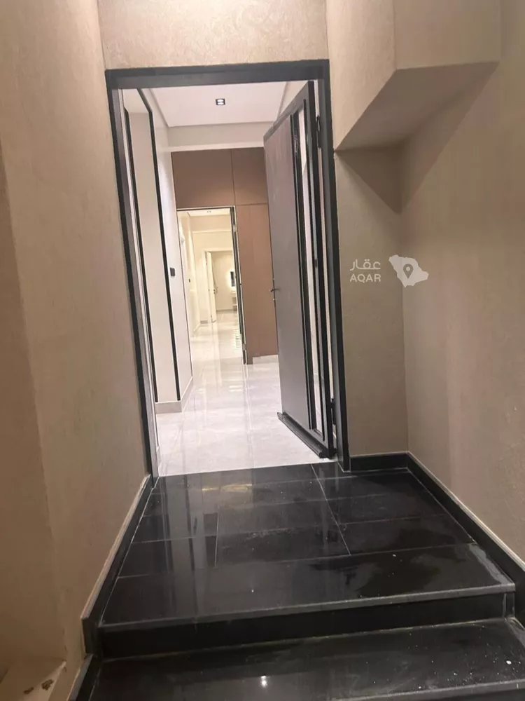 Floor for Rent in Riyadh Al Mahdiyah 13