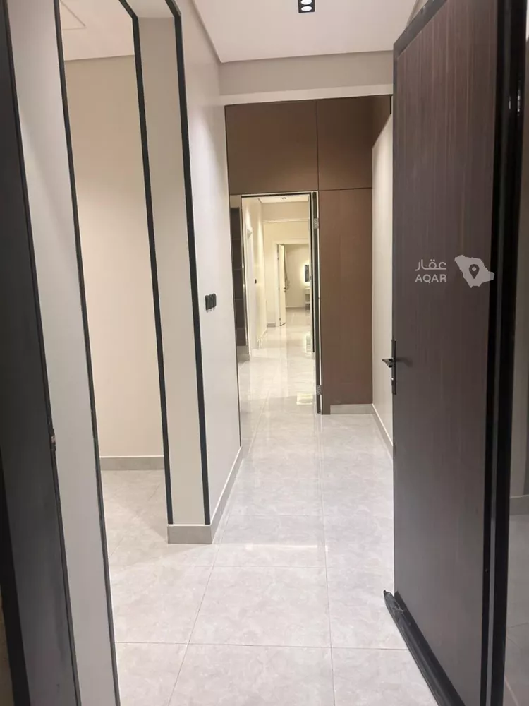 Floor for Rent in Riyadh Al Mahdiyah 4