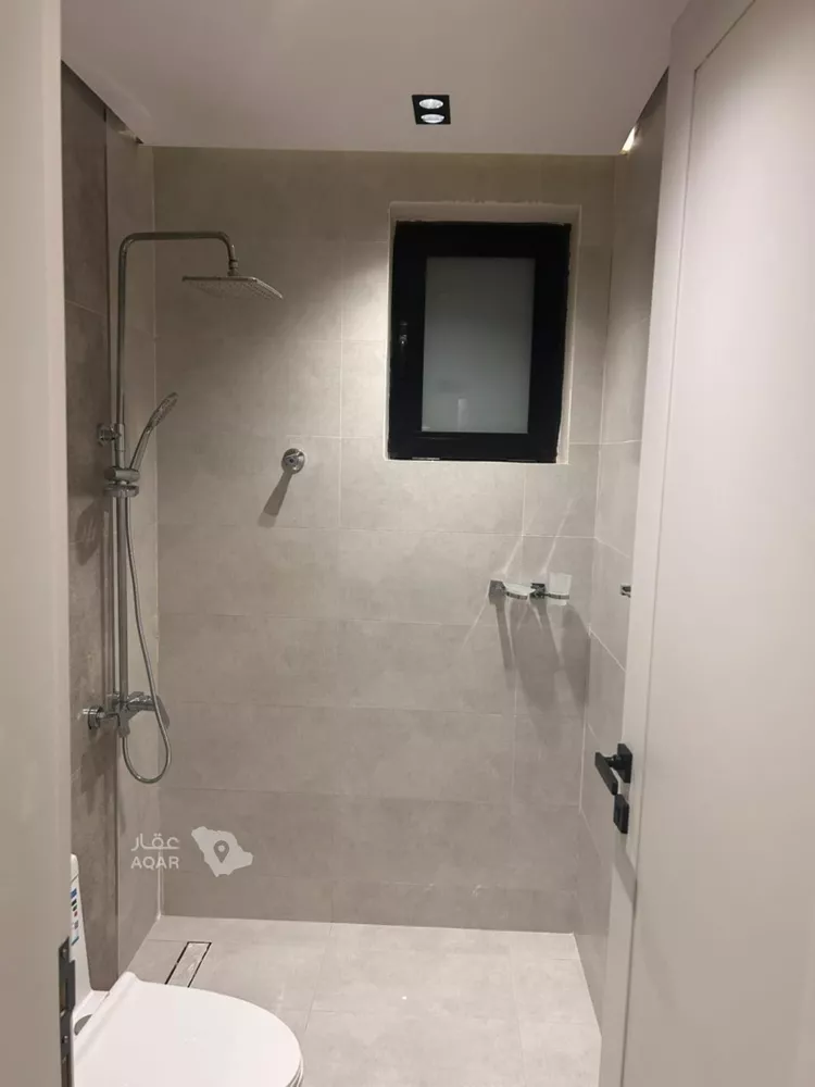 Floor for Rent in Riyadh Al Mahdiyah 5