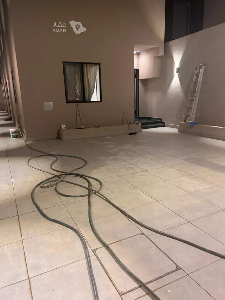 Floor for Rent in Riyadh Al Mahdiyah 11