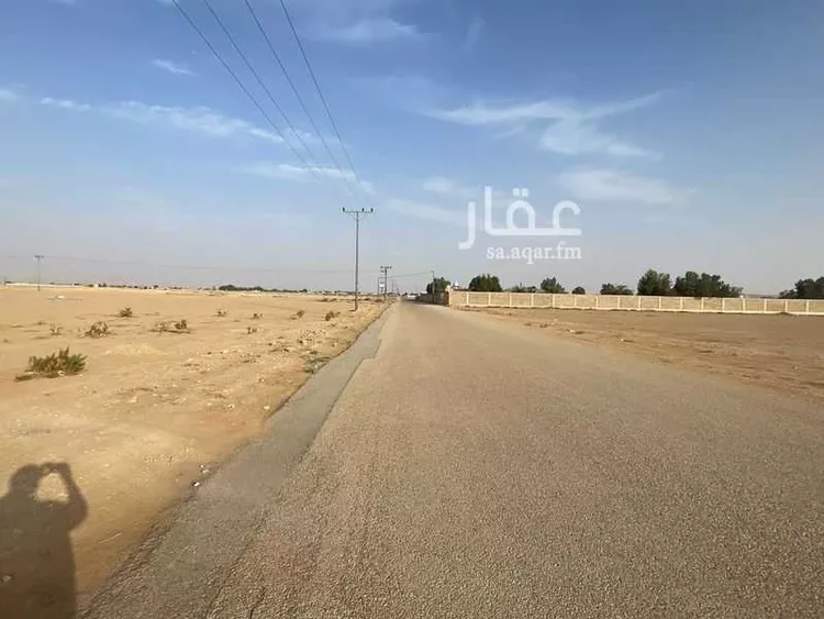 Land for Sale in Al Muzahimiyah Al GhatGhat صورة 3
