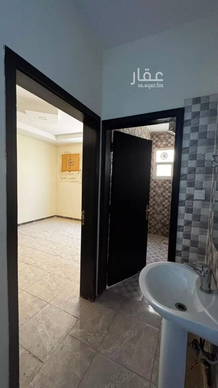 شقة للإيجار في شارع فني , حي عكاظ, مدينة الرياض, منطقة الرياض صورة 4