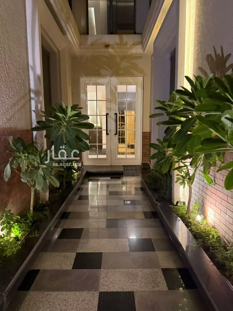 Floor for Sale in Riyadh Al Janadriyah