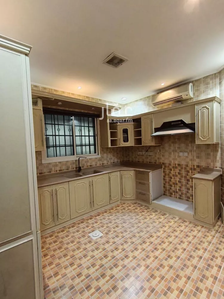 Floor for Rent in Riyadh Al Yasmin صورة 3