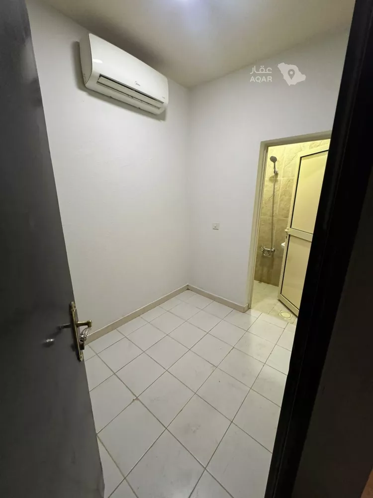 Floor for Rent in Riyadh Al Yasmin 15