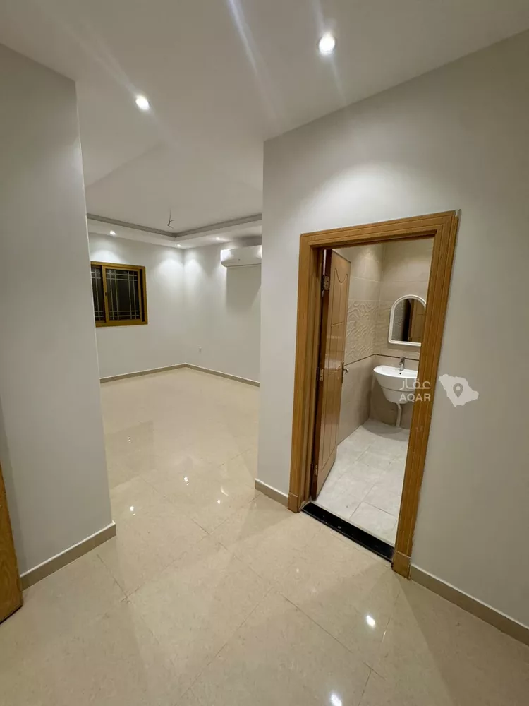 Floor for Rent in Riyadh Al Yasmin 5