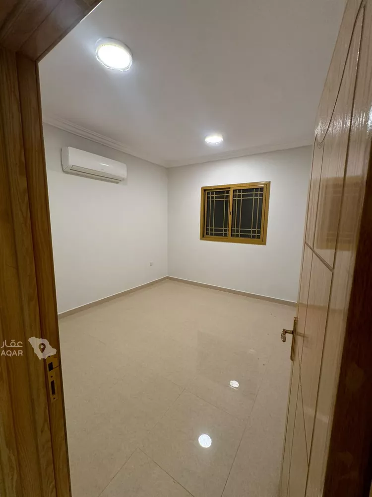 Floor for Rent in Riyadh Al Yasmin 12