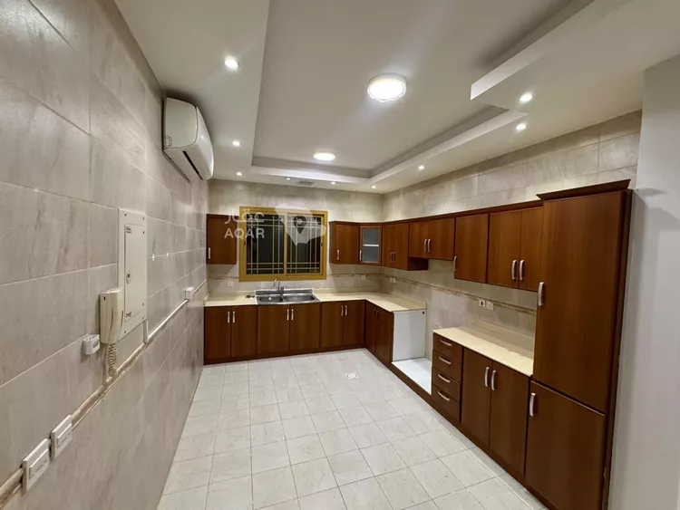 Floor for Rent in Riyadh Al Yasmin 7