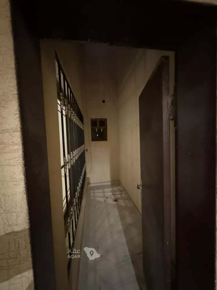 Floor for Rent in Riyadh Al Yasmin 16