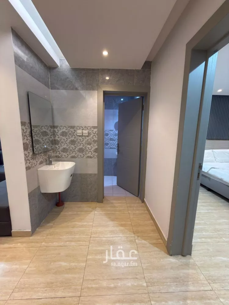 شقة للإيجار في شارع خالد بن جنادة, حي الضباط, مدينة الرياض, منطقة الرياض 7
