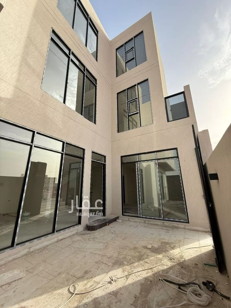 فيلا للبيع في شارع إبراهيم بن علي بن علوي, حي المهدية, مدينة الرياض, منطقة الرياض صورة 3