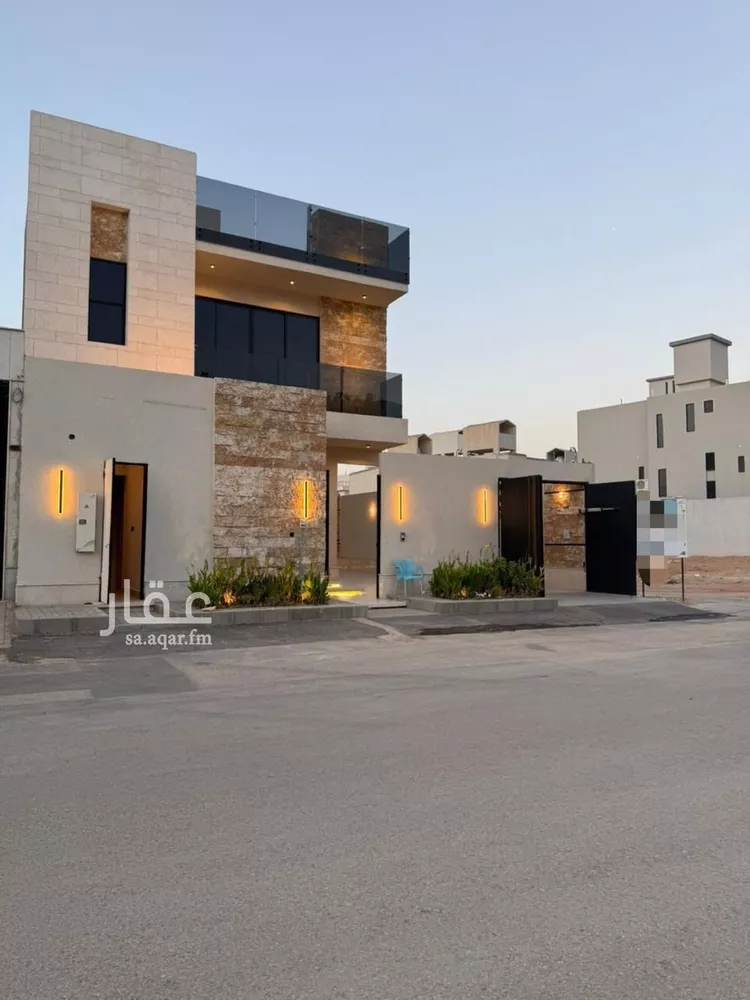 فيلا للبيع في شارع عبداللطيف بن المبارك, حي المهدية, مدينة الرياض, منطقة الرياض صورة 2