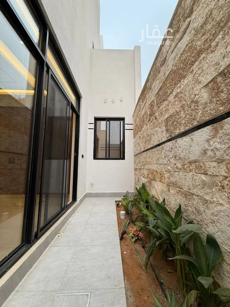 فيلا للبيع في شارع عبداللطيف بن المبارك, حي المهدية, مدينة الرياض, منطقة الرياض صورة 5