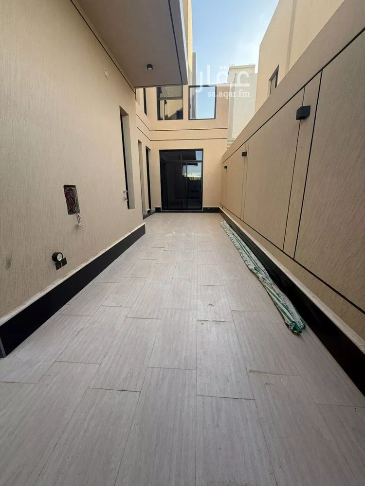 فيلا للبيع في شارع عبداللطيف بن المبارك, حي المهدية, مدينة الرياض, منطقة الرياض صورة 5