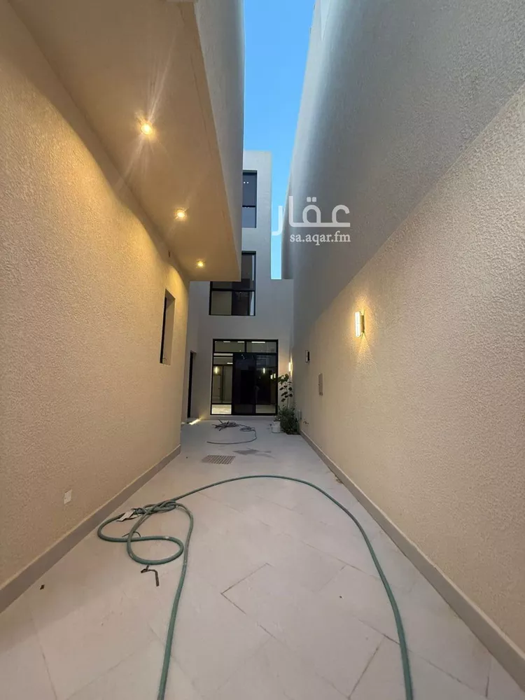 فيلا للبيع في شارع عبداللطيف بن المبارك, حي المهدية, مدينة الرياض, منطقة الرياض صورة 5