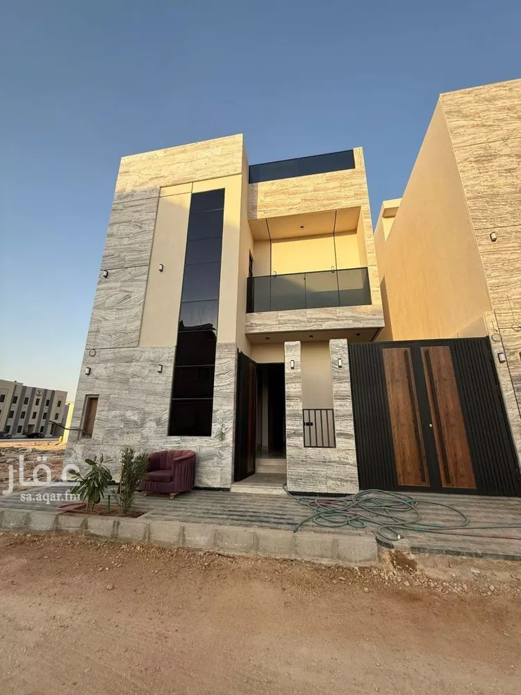فيلا للبيع في شارع عبداللطيف بن المبارك, حي المهدية, مدينة الرياض, منطقة الرياض صورة 4