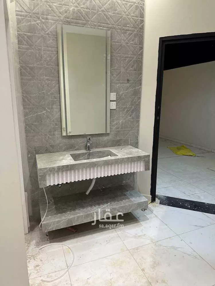 شقة للبيع في شارع الشيخ عبدالله عبدالعزيز عبدان, حي المروج, مدينة عنيزة, منطقة القصيم صورة 3