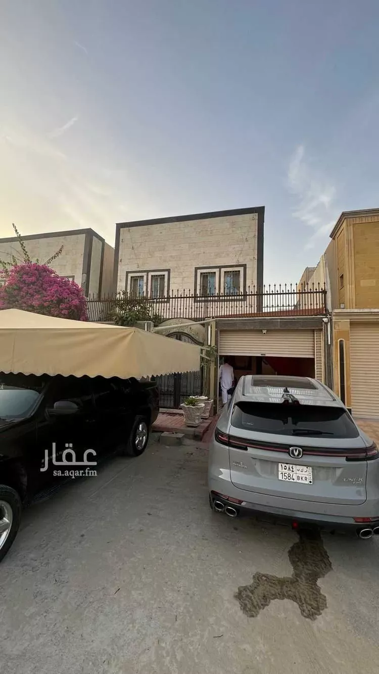فيلا للبيع في شارع سعيد بن المنذر, حي ضاحية الملك فهد, مدينة الدمام, المنطقة الشرقية 1 صورة