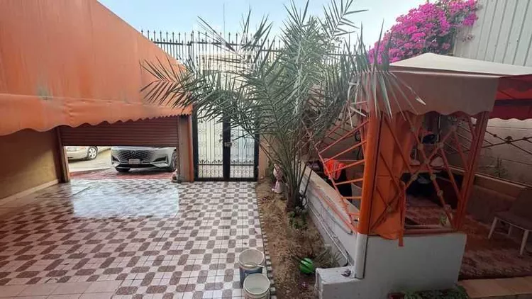فيلا للبيع في شارع سعيد بن المنذر, حي ضاحية الملك فهد, مدينة الدمام, المنطقة الشرقية 6