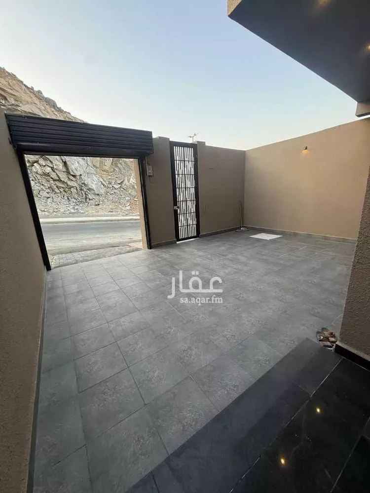 فيلا للبيع في شارع ضرار بن الازور, حي الهجلة الجديد, مدينة مكة المكرمة, منطقة مكة المكرمة صورة 2