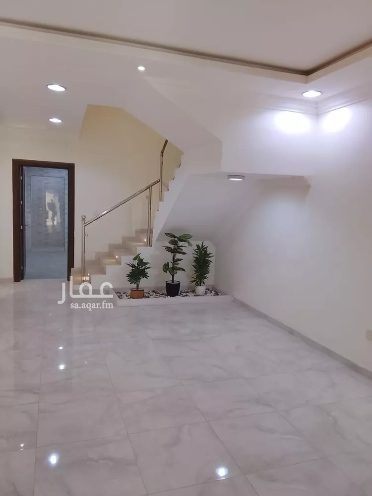 فيلا للبيع في شارع بلال بن سالم, حي ضاحية الملك فهد, مدينة الدمام, المنطقة الشرقية صورة 3