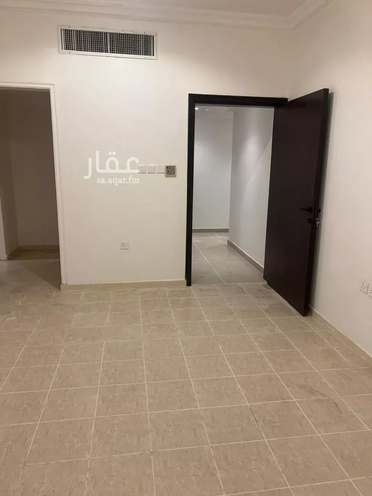 فيلا للإيجار في شارع عبدالرزاق ابن همام, حي الراكة الشمالية, مدينة الدمام, المنطقة الشرقية 8