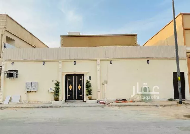فيلا للبيع في شارع أحمد بن الخطاب, حي العزيزية, مدينة الرياض, منطقة الرياض صورة 3