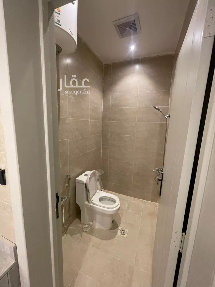 فيلا للإيجار في شارع إسماعيل القيسي, حي عكاظ, مدينة الرياض, منطقة الرياض 14
