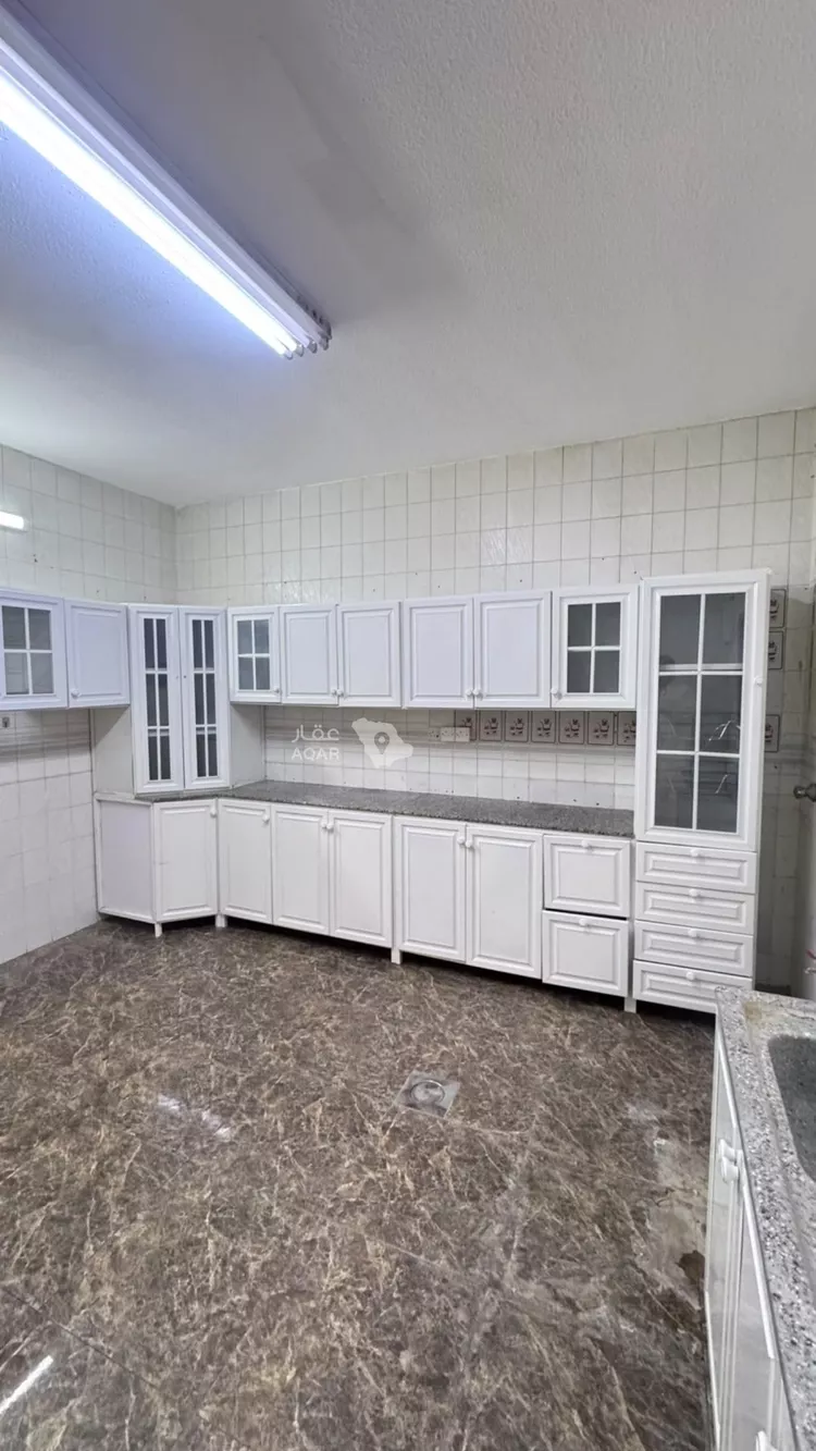 Floor for Rent in Riyadh Ar Rawdah 9