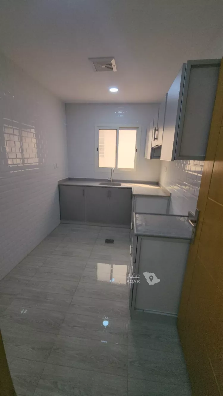 عمارة للبيع في شارع العزيزية 23, حي العزيزية, مدينة الجبيل, المنطقة الشرقية 6