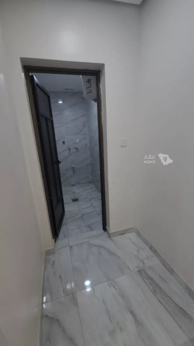 عمارة للبيع في شارع العزيزية 23, حي العزيزية, مدينة الجبيل, المنطقة الشرقية 13