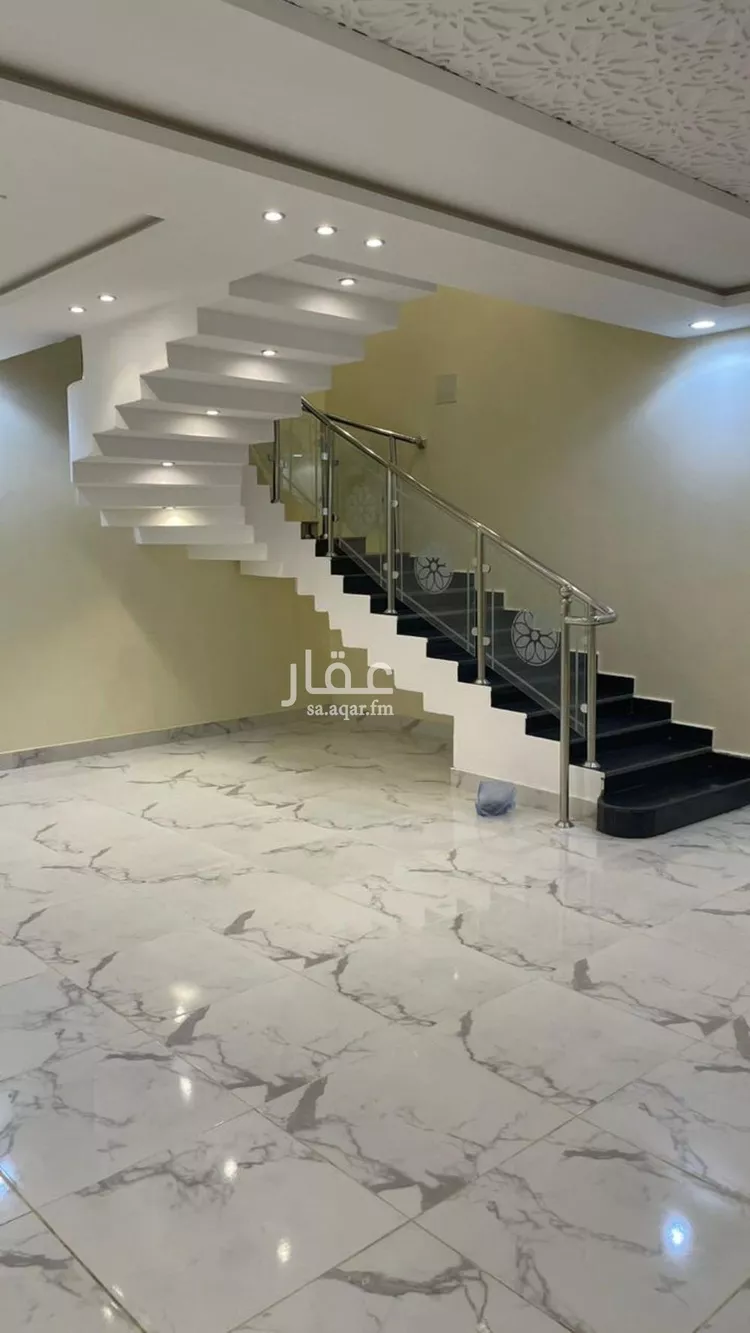 فيلا للإيجار في شارع سراج الدين العسقلاني, حي عكاظ, مدينة الرياض, منطقة الرياض صورة 3