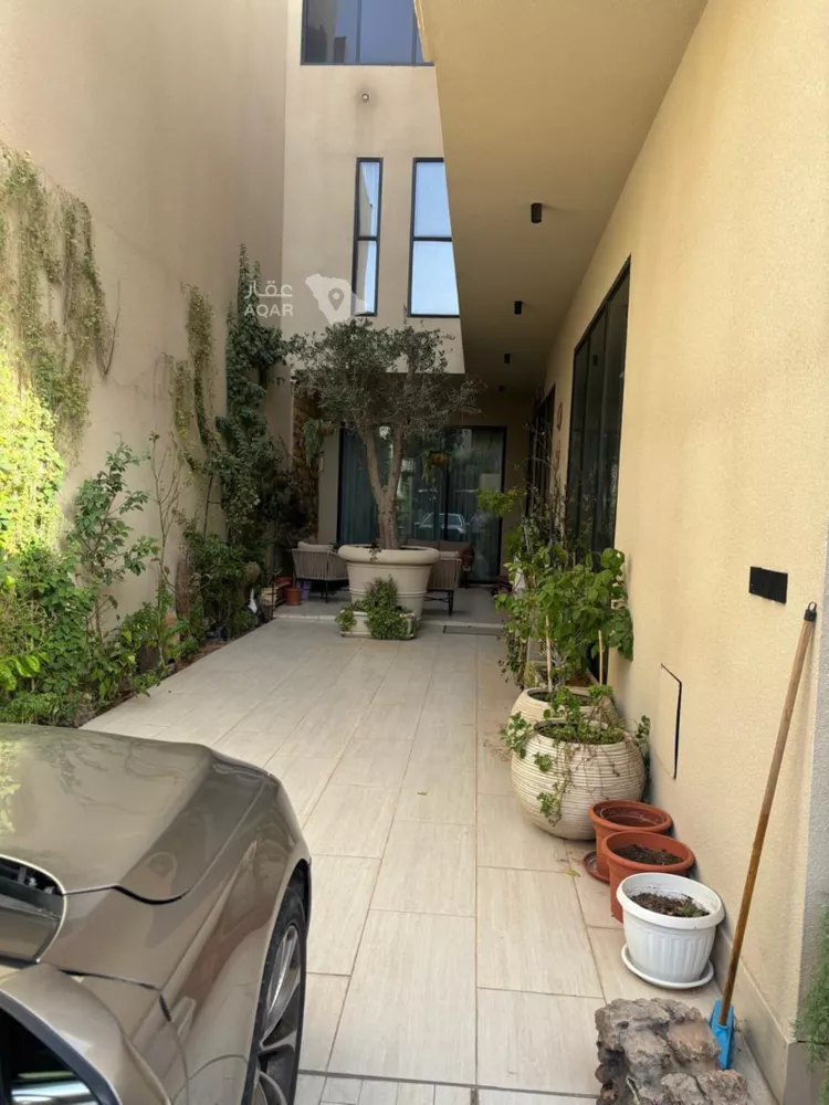 فيلا للبيع في شارع الفئ, حي الربيع, مدينة الرياض, منطقة الرياض صورة 2