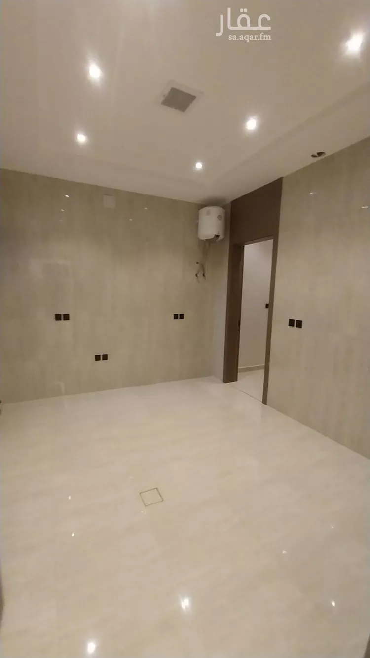 فيلا للبيع في شارع عبيدالله الفقيه, حي الرمال, مدينة الرياض, منطقة الرياض صورة 4