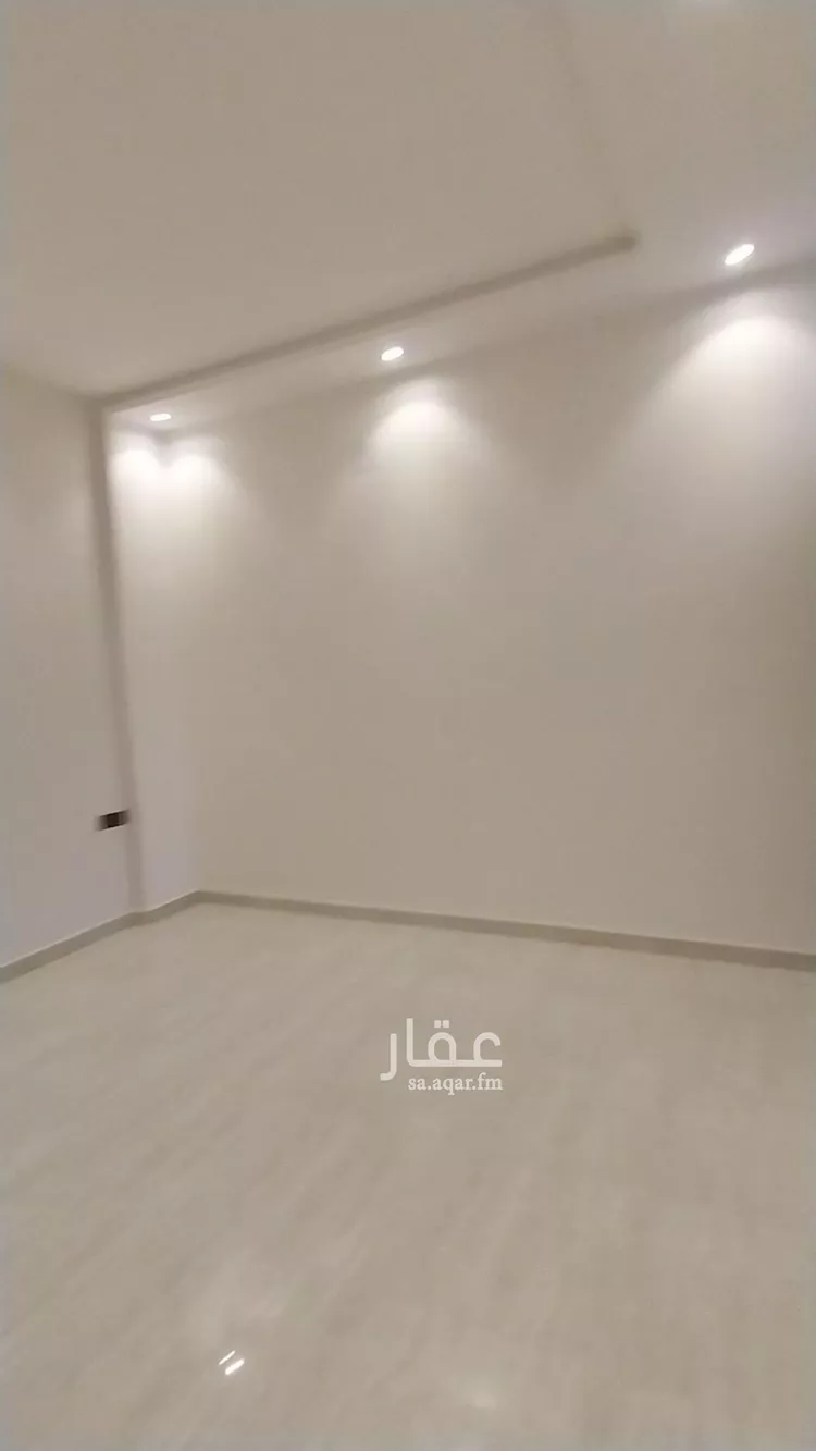 فيلا للبيع في شارع عبيدالله الفقيه, حي الرمال, مدينة الرياض, منطقة الرياض صورة 3