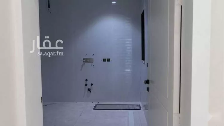 دور للبيع في شارع الأمير عبدالله بن سعود بن عبدالله صنيت, حي بدر, مدينة الرياض, منطقة الرياض صورة 3