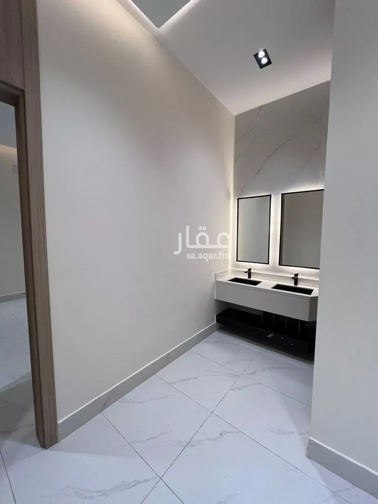 دور للبيع في شارع االراية, حي الندوة, مدينة الرياض, منطقة الرياض 1 صورة