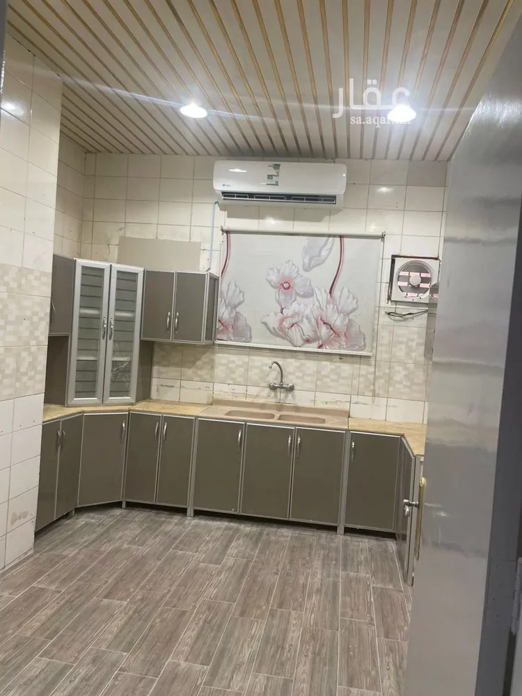 شقة للإيجار في شارع عبدالله بن الزبير, حي العريجاء الغربي, مدينة الرياض, منطقة الرياض صورة 2